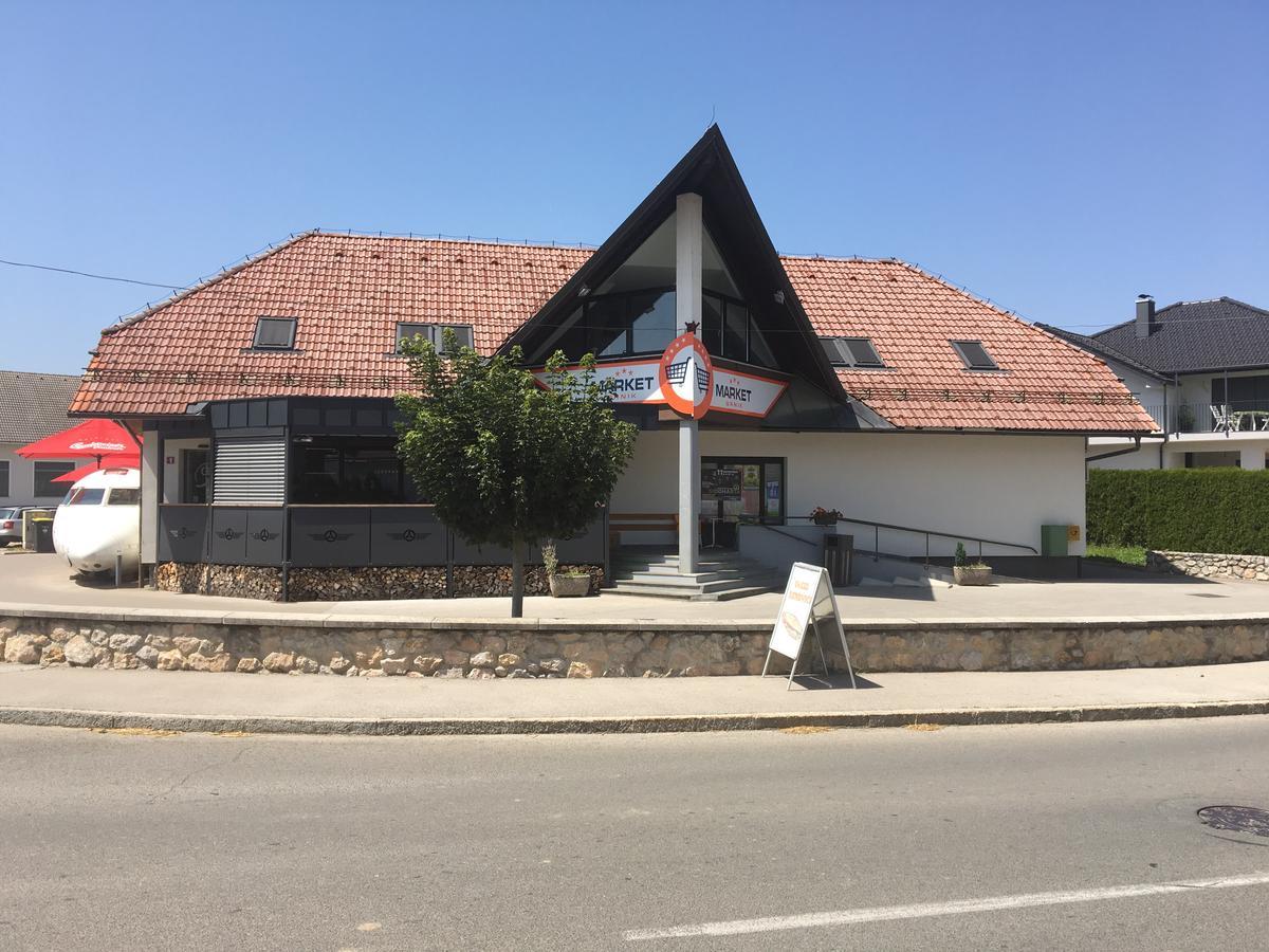 Apartments Avio Zgornji Brnik Zewnętrze zdjęcie