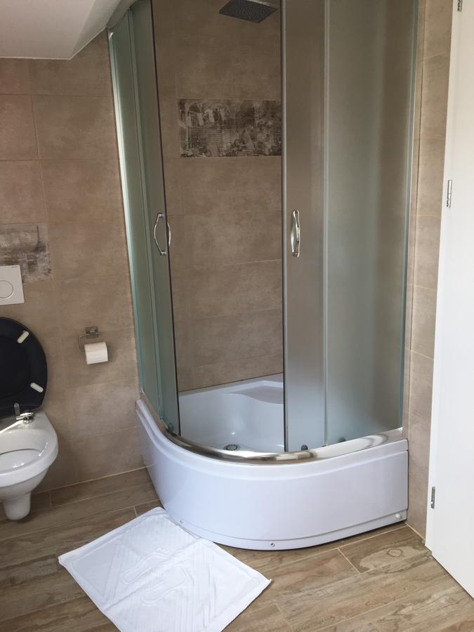 Apartments Avio Zgornji Brnik Zewnętrze zdjęcie