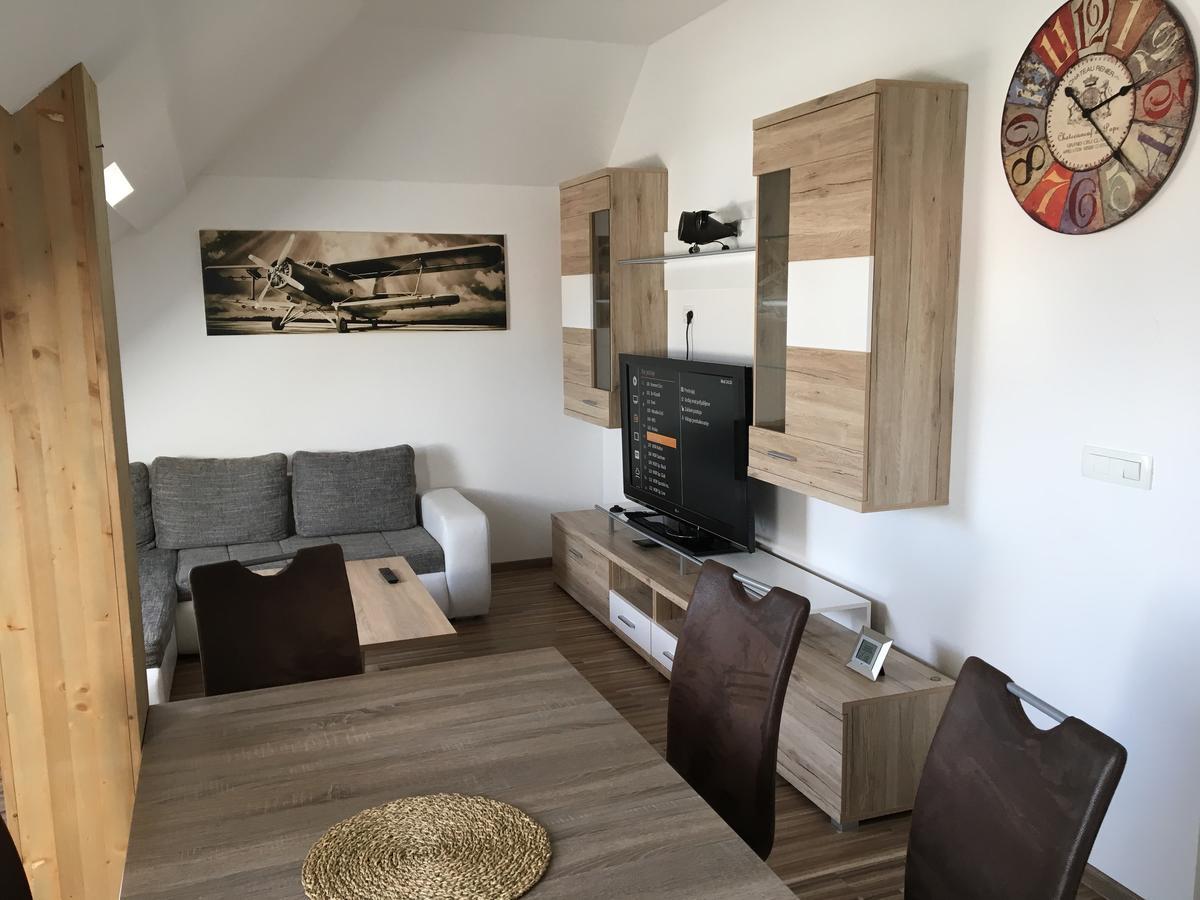 Apartments Avio Zgornji Brnik Zewnętrze zdjęcie